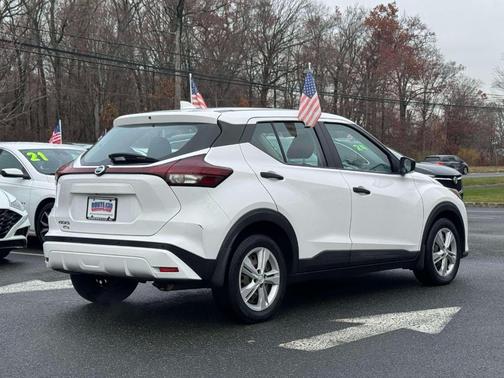 2021 Nissan Kicks S