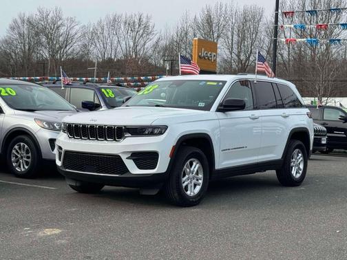 2023 Jeep Grand Cherokee Laredo