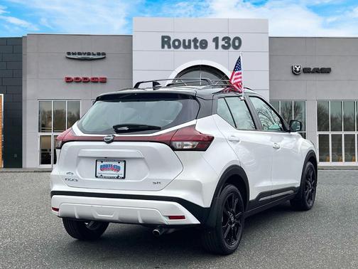 2023 Nissan Kicks SR