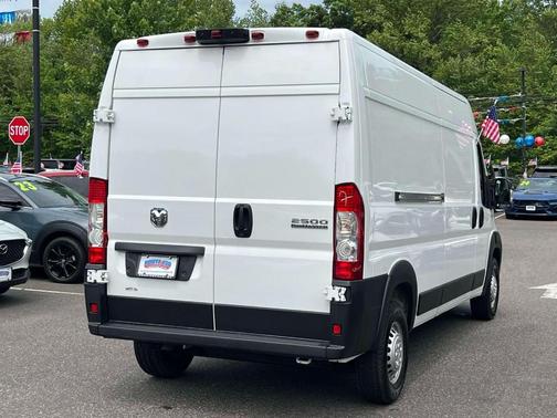 Bright White Clearcoat 2026 RAM ProMaster 2500 High Roof