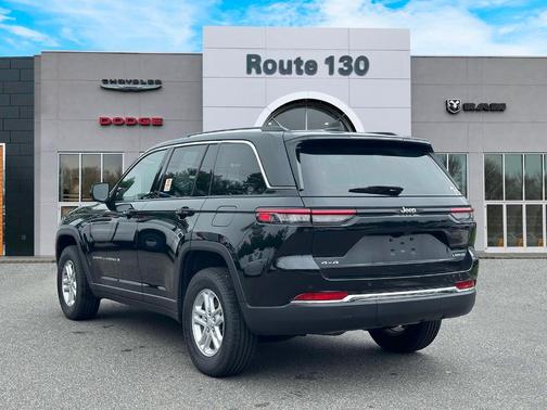 2023 Jeep Grand Cherokee Laredo