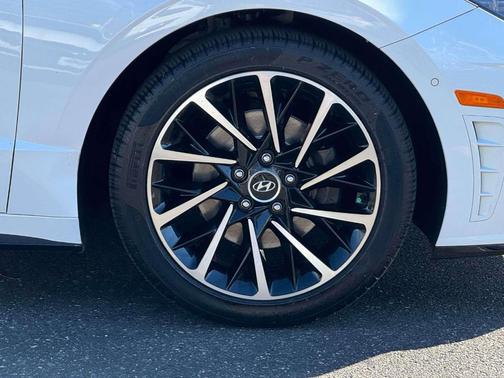 2021 Hyundai SONATA Limited