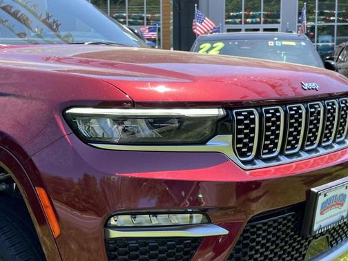 2022 Jeep Grand Cherokee Summit