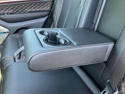 2022 Jeep Grand Cherokee Summit