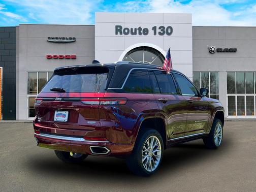 2022 Jeep Grand Cherokee Summit