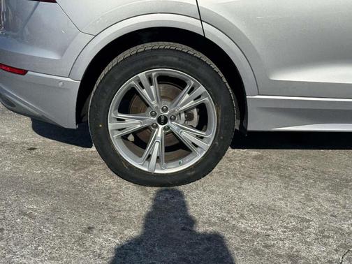 2022 Audi Q8 55 Premium