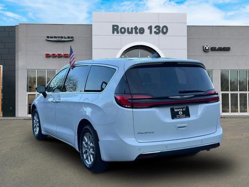 2024 Chrysler Pacifica Touring-L