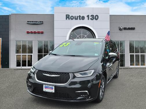 2023 Chrysler Pacifica Hybrid Limited