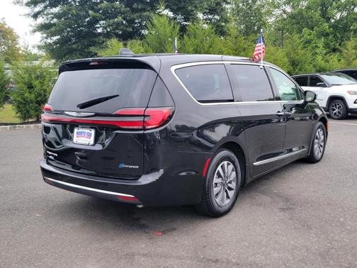 2023 Chrysler Pacifica Hybrid Limited
