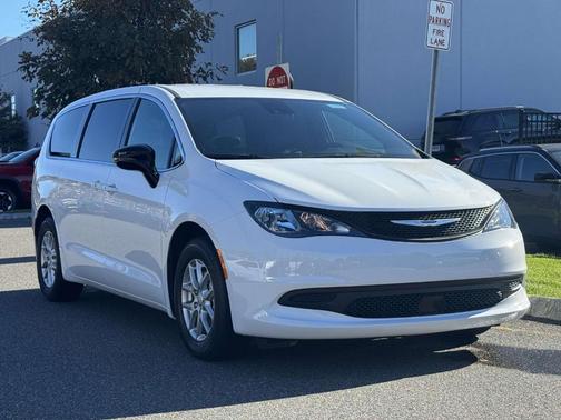 2026 Chrysler Voyager LX