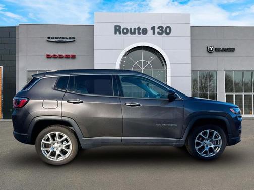 2022 Jeep Compass Latitude Lux