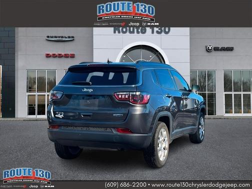 2022 Jeep Compass Latitude Lux