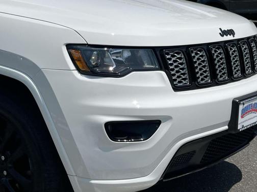 2022 Jeep Grand Cherokee WK Laredo