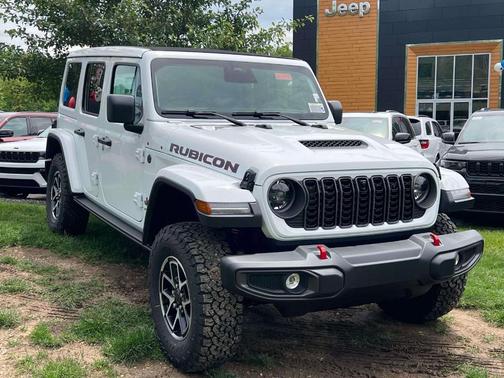 Bright White Clearcoat 2026 Jeep Wrangler Rubicon