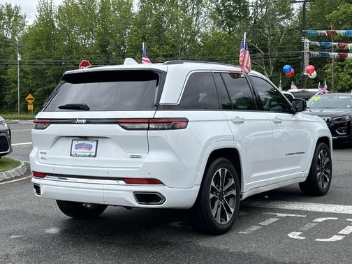 2022 Jeep Grand Cherokee Overland