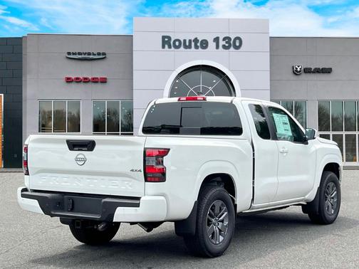 2025 Nissan Frontier SV