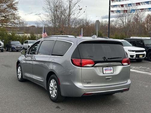 2018 Chrysler Pacifica Touring-L