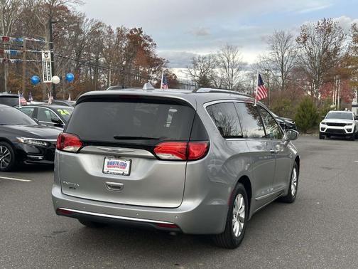 2018 Chrysler Pacifica Touring-L