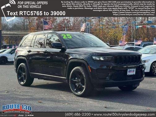 2025 Jeep Grand Cherokee Laredo