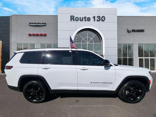 2023 Jeep Grand Cherokee L Laredo