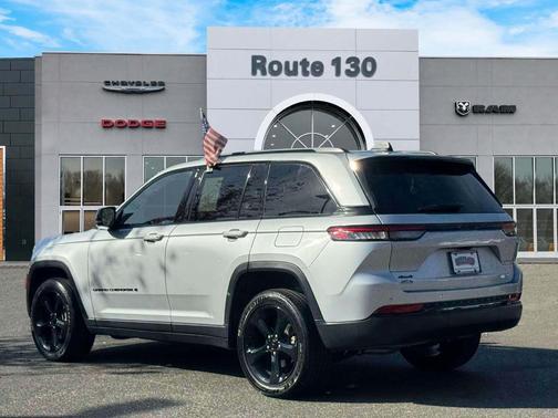 2024 Jeep Grand Cherokee Laredo