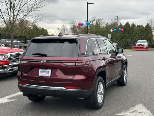 2025 Jeep Grand Cherokee Laredo