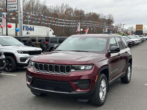 2025 Jeep Grand Cherokee Laredo