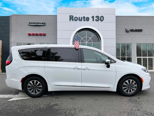 2023 Chrysler Pacifica Hybrid Limited