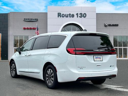 2023 Chrysler Pacifica Hybrid Limited