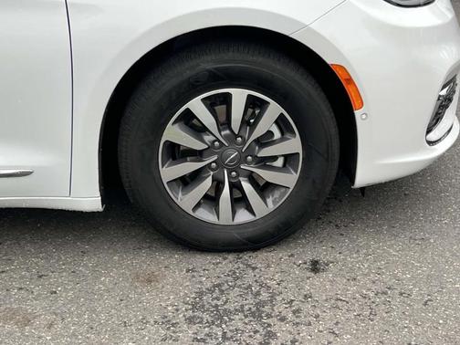 2023 Chrysler Pacifica Hybrid Limited