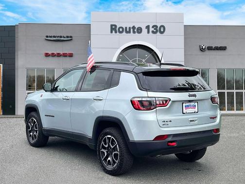 Silver Zynith 2025 Jeep Compass Trailhawk