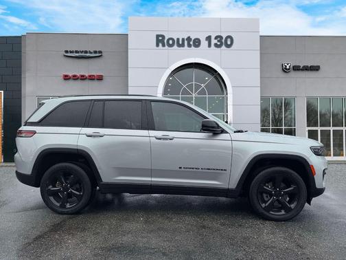 2023 Jeep Grand Cherokee Laredo