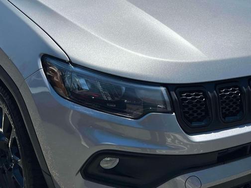 Billet Silver Metallic Clearcoat 2023 Jeep Compass Altitude