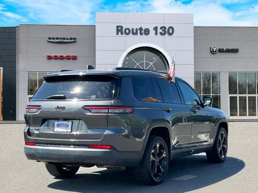 2022 Jeep Grand Cherokee L Laredo