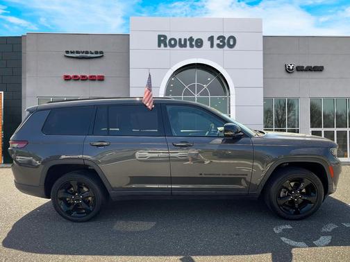 2022 Jeep Grand Cherokee L Laredo
