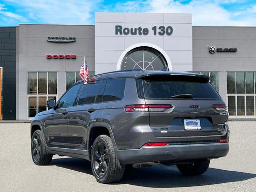 2022 Jeep Grand Cherokee L Laredo