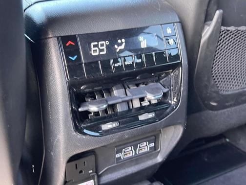 2022 Jeep Grand Cherokee L Laredo