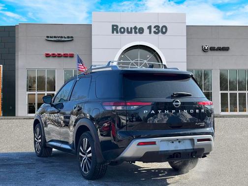 2023 Nissan Pathfinder Platinum