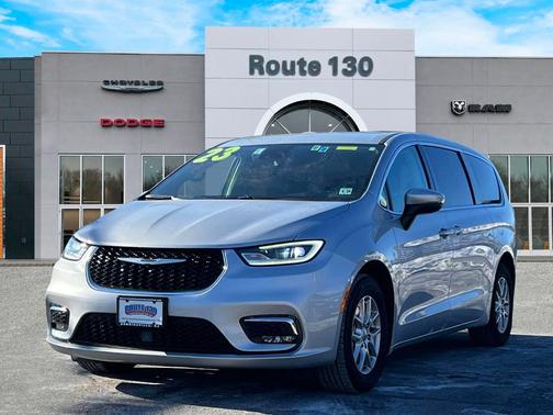 2023 Chrysler Pacifica Touring-L