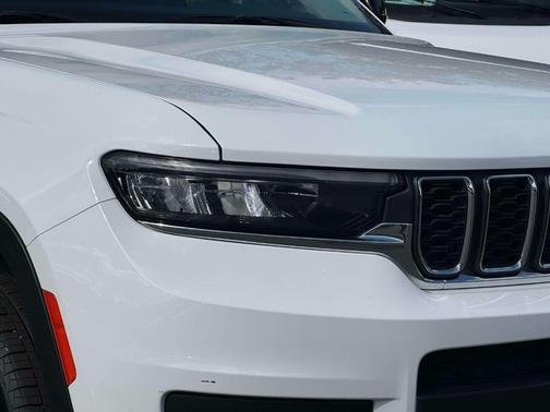 2022 Jeep Grand Cherokee L Laredo