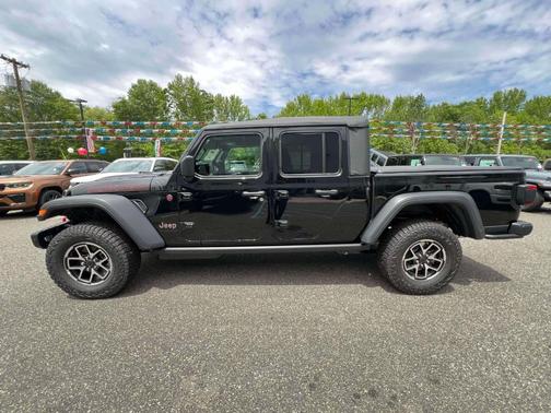 Black Clearcoat 2026 Jeep Gladiator Rubicon
