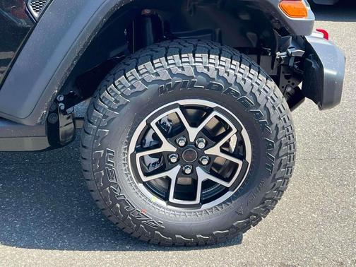 Black Clearcoat 2026 Jeep Gladiator Rubicon