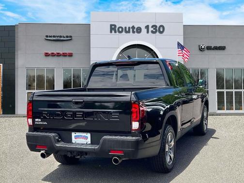 Crystal Black Pearl 2024 Honda Ridgeline RTL