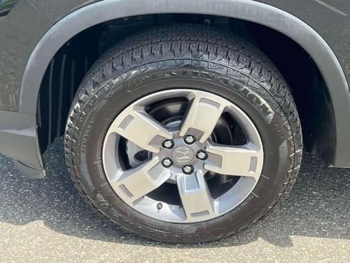 Crystal Black Pearl 2024 Honda Ridgeline RTL