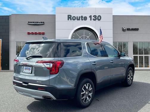 2022 GMC Acadia SLE