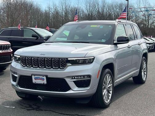 2023 Jeep Grand Cherokee Summit