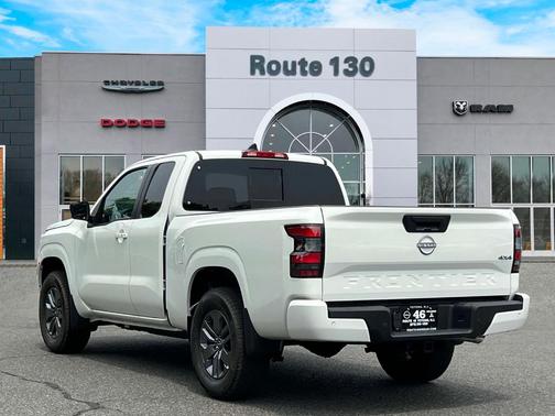 2025 Nissan Frontier SV
