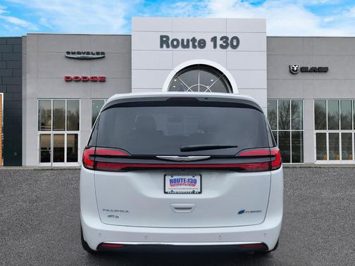 2023 Chrysler Pacifica Hybrid Limited