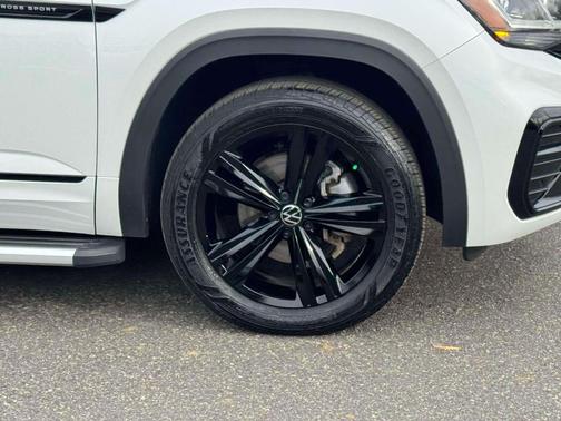 2023 Volkswagen Atlas Cross Sport 3.6 V6 SEL R-Line Black