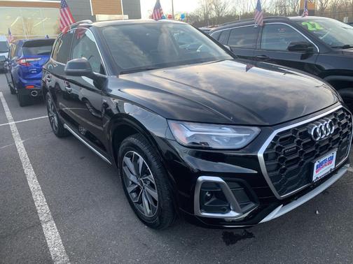 2022 Audi Q5 45 S line quattro Premium